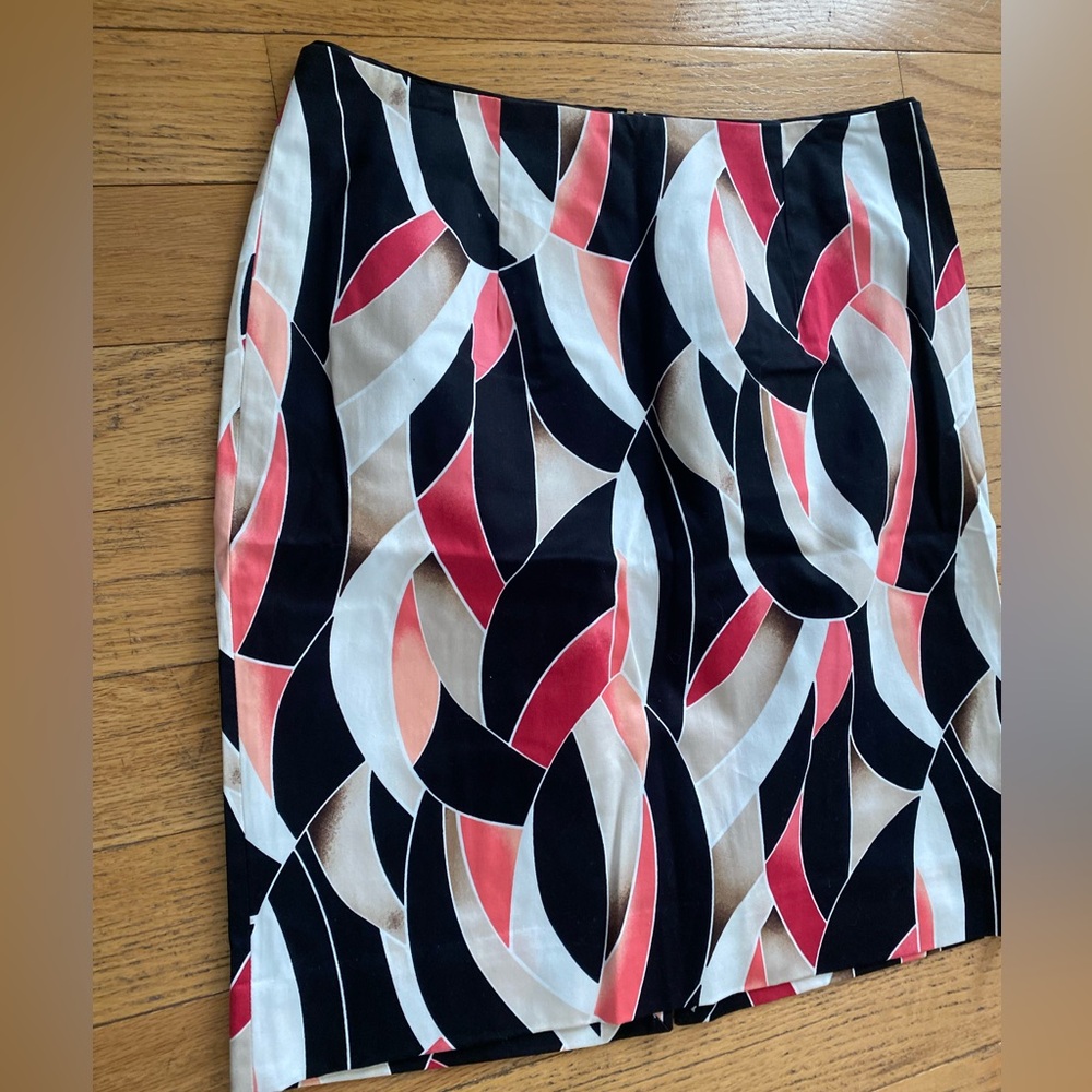White House Black Market size 10 new with tags pencil skirt